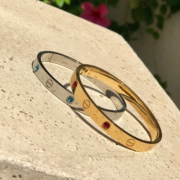 1 Oak Jewelry - 18k Gold Love Ruby Sapphire Crystal Cuff bracelet